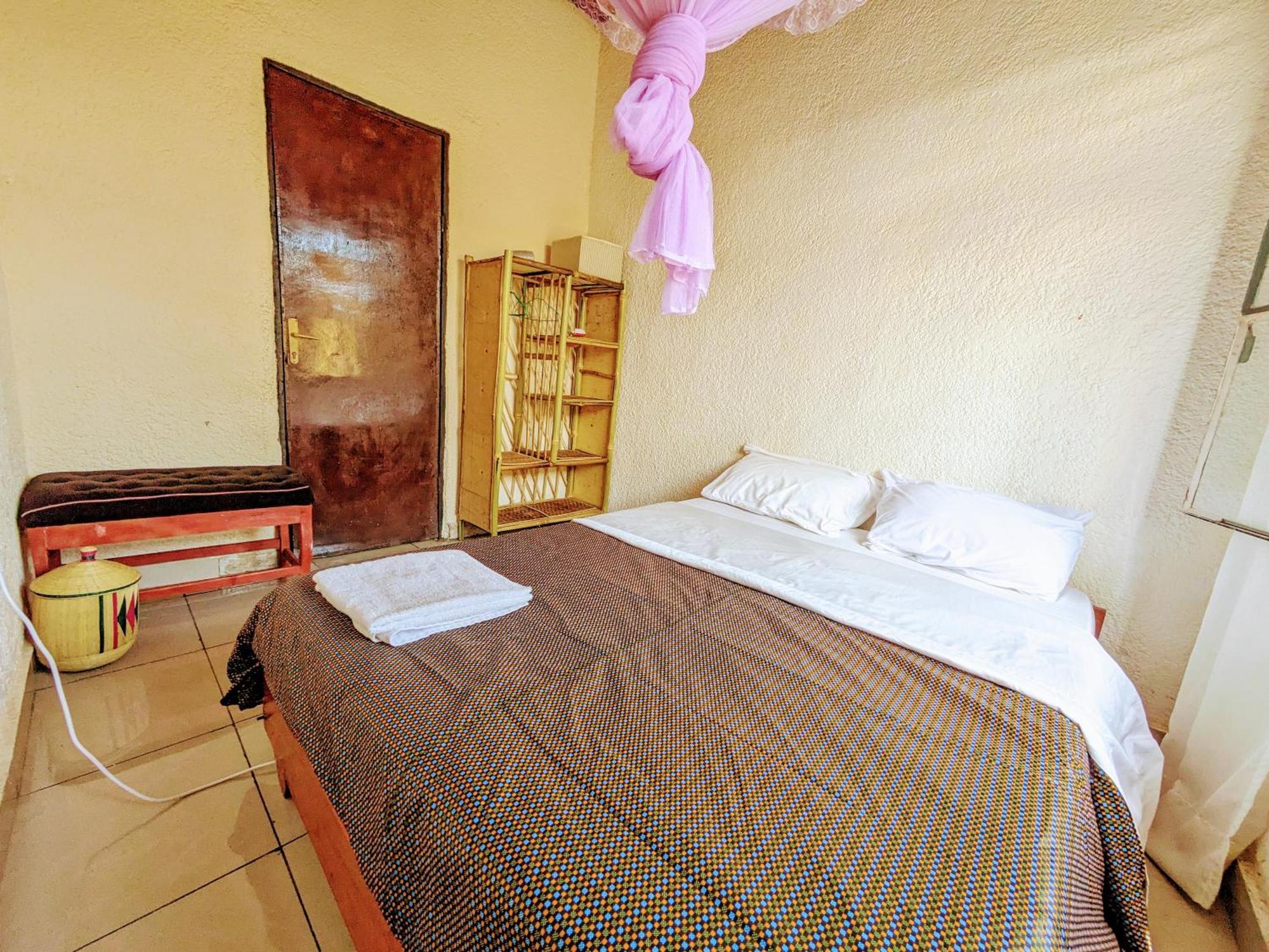 Randa'S House I Homestay Ruhengeri ภายนอก รูปภาพ